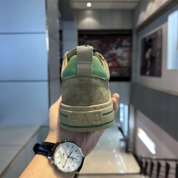 Men's shoes 2025 fashion trend autumn and winter new item casual versatile sports casual shoes comfortable board shoes