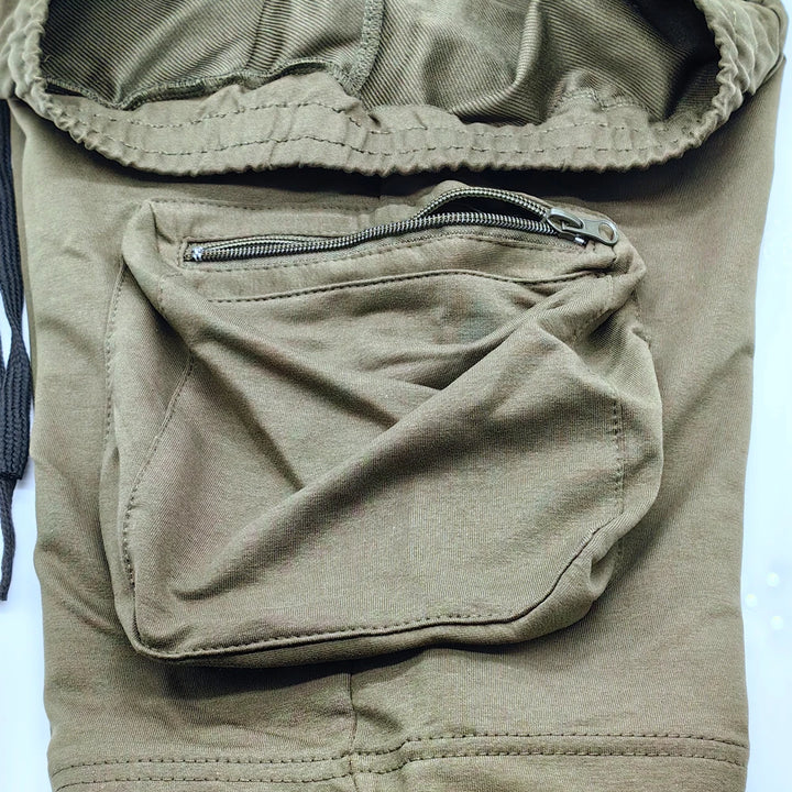 Men’s Summer Cargo Shorts 🟡
Stay cool and active in these breathable cotton shorts. Perfect for workouts, jogging, or casual wear. Features multiple pockets for convenience and style.