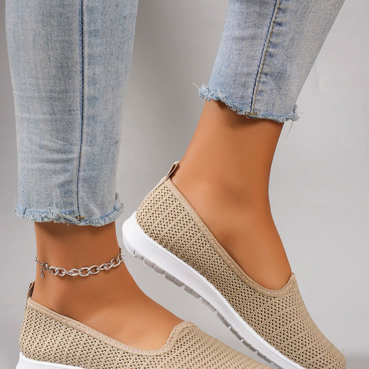 Women’s Breathable Mesh Flats 👟
Lightweight, comfy, and perfect for summer! These casual sneakers feature a breathable design—great for all-day wear. Now on clearance with free shipping!
