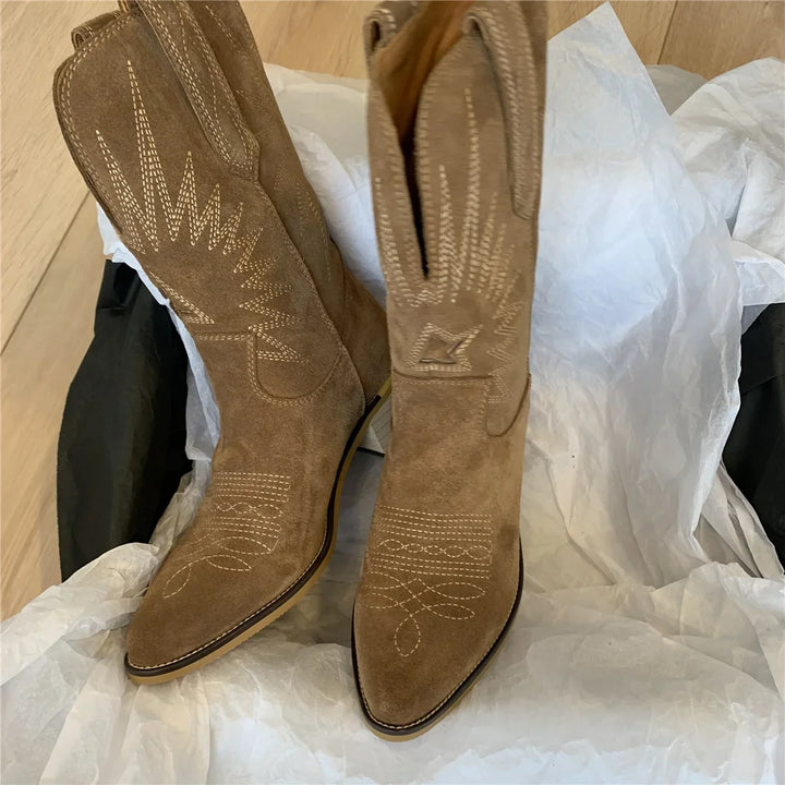 Women Western Boots 2025 Autumn Winter Embroidery Flower Women Ankle Boot Fashion Women Shoes Pointed Toe Cowboy New Retro Botas