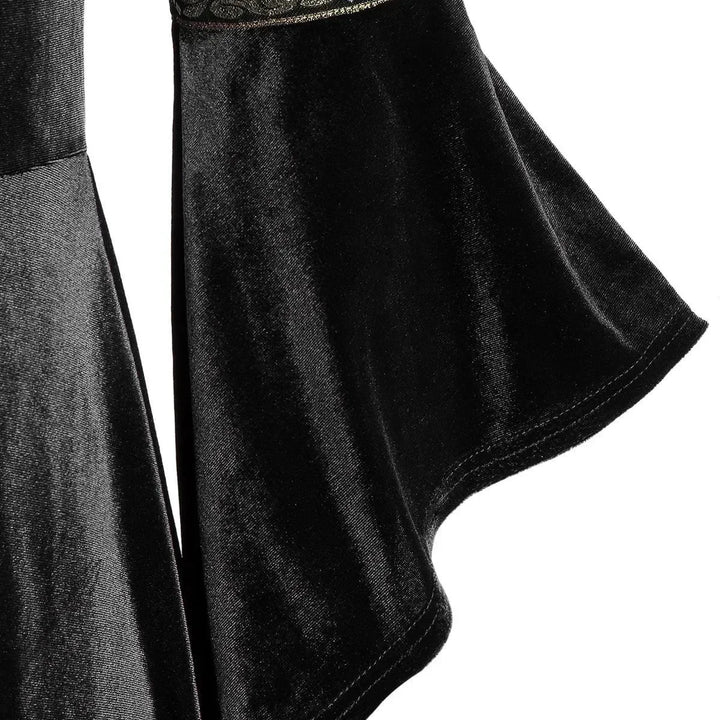 Women’s Gothic Vampire & Witch Dress – Long Sleeve
Own the night this Halloween!
Vintage-inspired long sleeve dress perfect for witches, vampires, and gothic queens.
🖤 Includes: Long sleeve dress
🎃 Perfect for Halloween parties