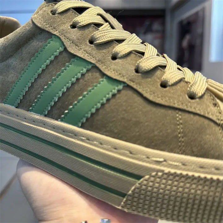 Men's shoes 2025 fashion trend autumn and winter new item casual versatile sports casual shoes comfortable board shoes
