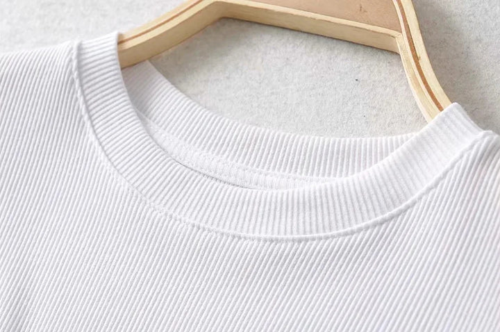 Turn Up the Heat in Style
This slim-fit, stretchy crop top features a sexy O-neck and short sleeves — perfect for summer days and night-outs. Soft, flattering, and made to hug your curves. ☀️👚