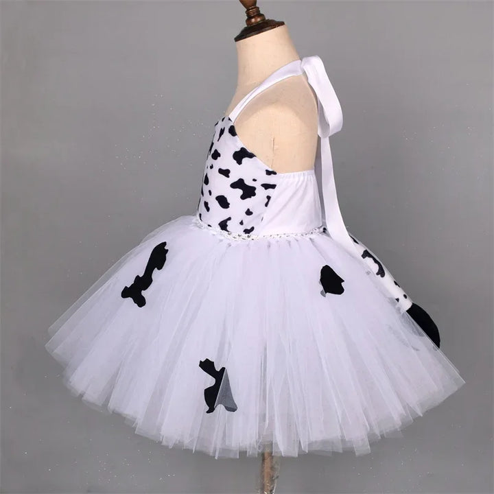 Wild and Wonderful!
Cute animal prints and a fluffy tutu make this costume perfect for Halloween, birthdays, or school plays. Soft, comfy, and full of forest fun!
🦓 Includes: Animal print tutu dress
🎉 Occasions: Halloween, birthdays, themed parties.