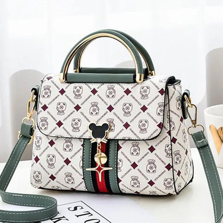Effortless Style, Everyday Elegance
This fashionable women’s shoulder bag doubles as a chic crossbody. Perfect for daily wear, combining luxury vibes with practical space and modern design. 👜✨