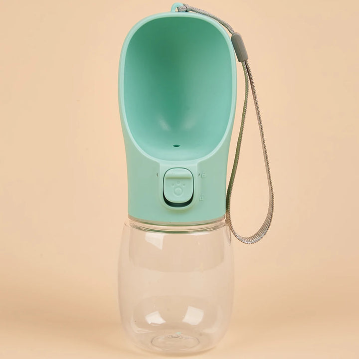 ✨ No more thirsty walks! 🐾 Portable, leakproof water bottle for dogs & cats – hydrate anywhere, anytime. 💧🚶‍♂️ 💧 One-Hand Use – Press to release water, easy for walks & travel
🐶 For All Pets – Perfect for small & large dogs, cats, puppies