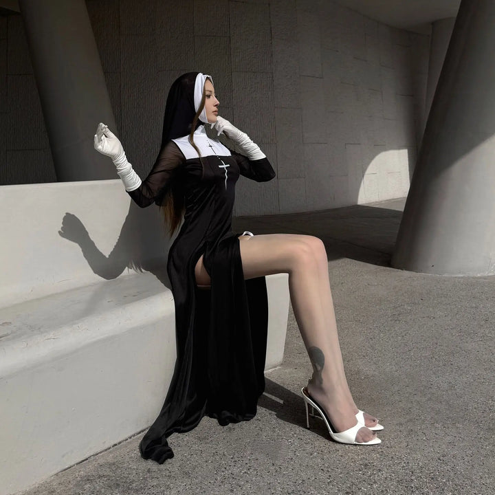 Women’s Sexy Nun Costume – Two-Piece Dress & Headwear
Holy Halloween Fun!
Gothic-inspired two-piece nun outfit with headwear, perfect for Halloween parties and cosplay. Bold, sexy, and unforgettable.
✝️ Includes: Dress & headwear
🎃 Perfect for Halloween