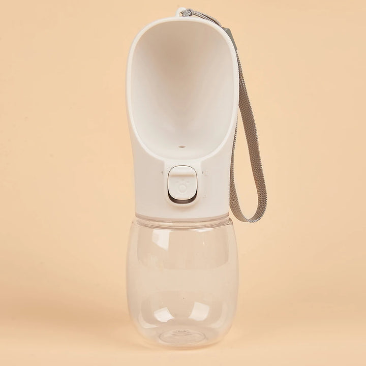 ✨ No more thirsty walks! 🐾 Portable, leakproof water bottle for dogs & cats – hydrate anywhere, anytime. 💧🚶‍♂️ 💧 One-Hand Use – Press to release water, easy for walks & travel
🐶 For All Pets – Perfect for small & large dogs, cats, puppies