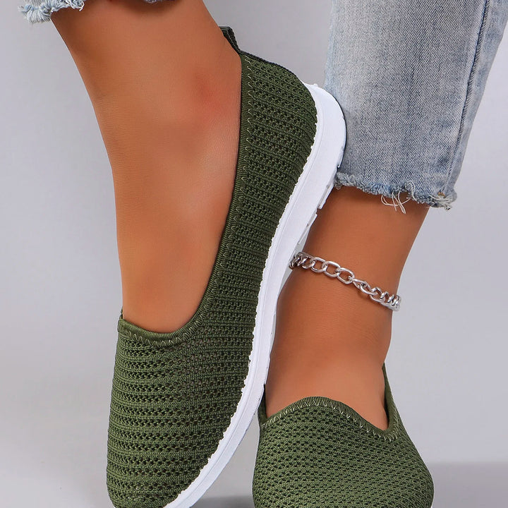 Women’s Breathable Mesh Flats 👟
Lightweight, comfy, and perfect for summer! These casual sneakers feature a breathable design—great for all-day wear. Now on clearance with free shipping!