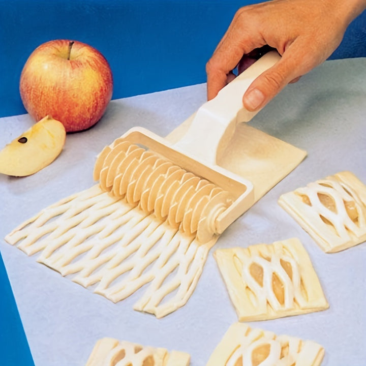 Decorate Like a Pro!
This easy-to-use plastic lattice pastry cutter helps you create beautiful patterns on pies, dough, and cake tops. A must-have tool for every baking lover! 🥧🍪✨