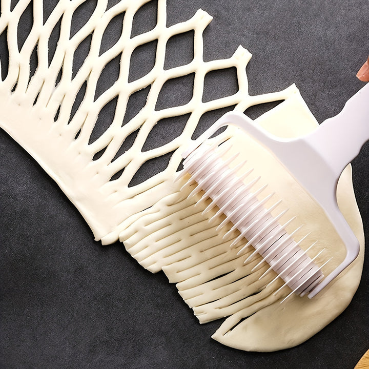 Decorate Like a Pro!
This easy-to-use plastic lattice pastry cutter helps you create beautiful patterns on pies, dough, and cake tops. A must-have tool for every baking lover! 🥧🍪✨